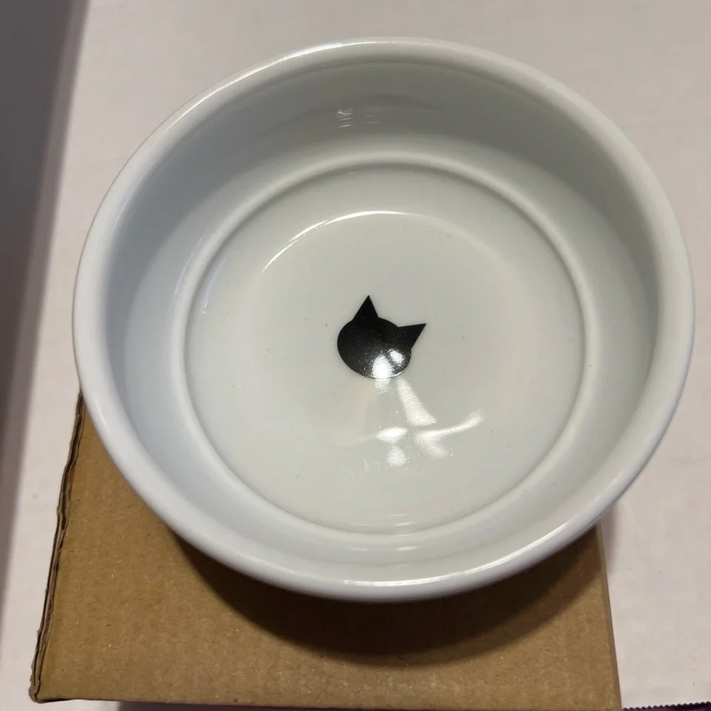 Anti-Spill Ceramic Cat Food Bowl | Paw Print Design Microwave & Dishwasher Safe
